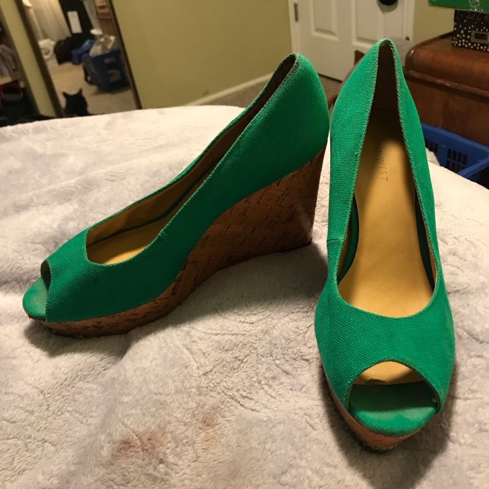 Nine west Peeptoe wedges